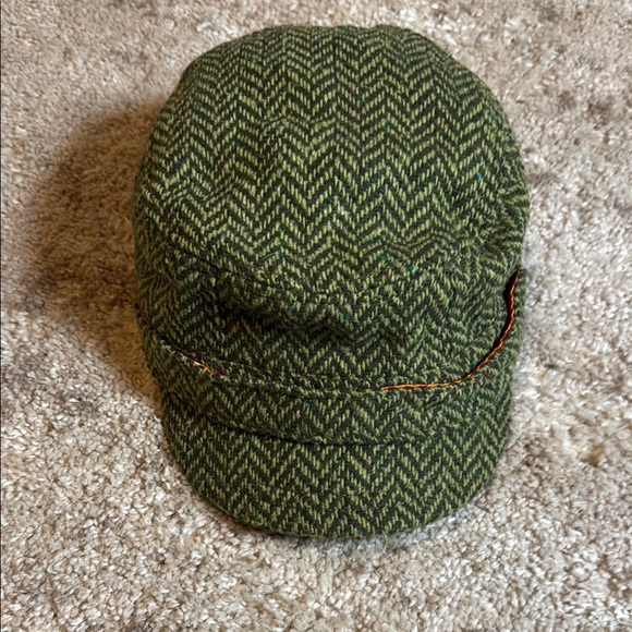 🍍 Billabong rare vintage green winter newsboy missing chains.🍍 - Picture 1 of 5